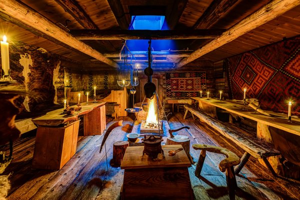 Comment organiser un voyage pour découvrir les traditions vikings en Norvège?